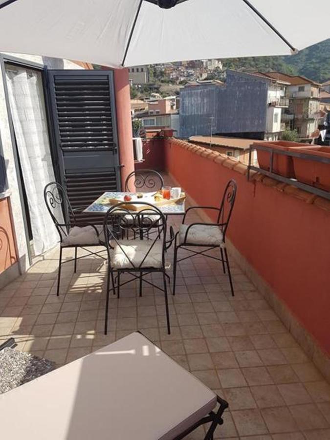 La Porta Dell'alcantara Bed & Breakfast